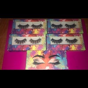 5 pack lashes.